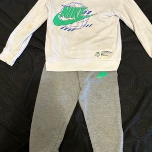 Boys Nike sweatsuit